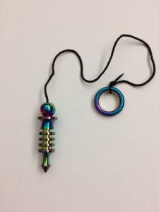 Pendule Isis arc-en-ciel laiton 27 g
