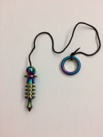 Pendule Isis arc-en-ciel laiton 27 g