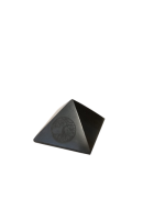 Shungite pyramide - 5 cm - gravée "arbre de vie"